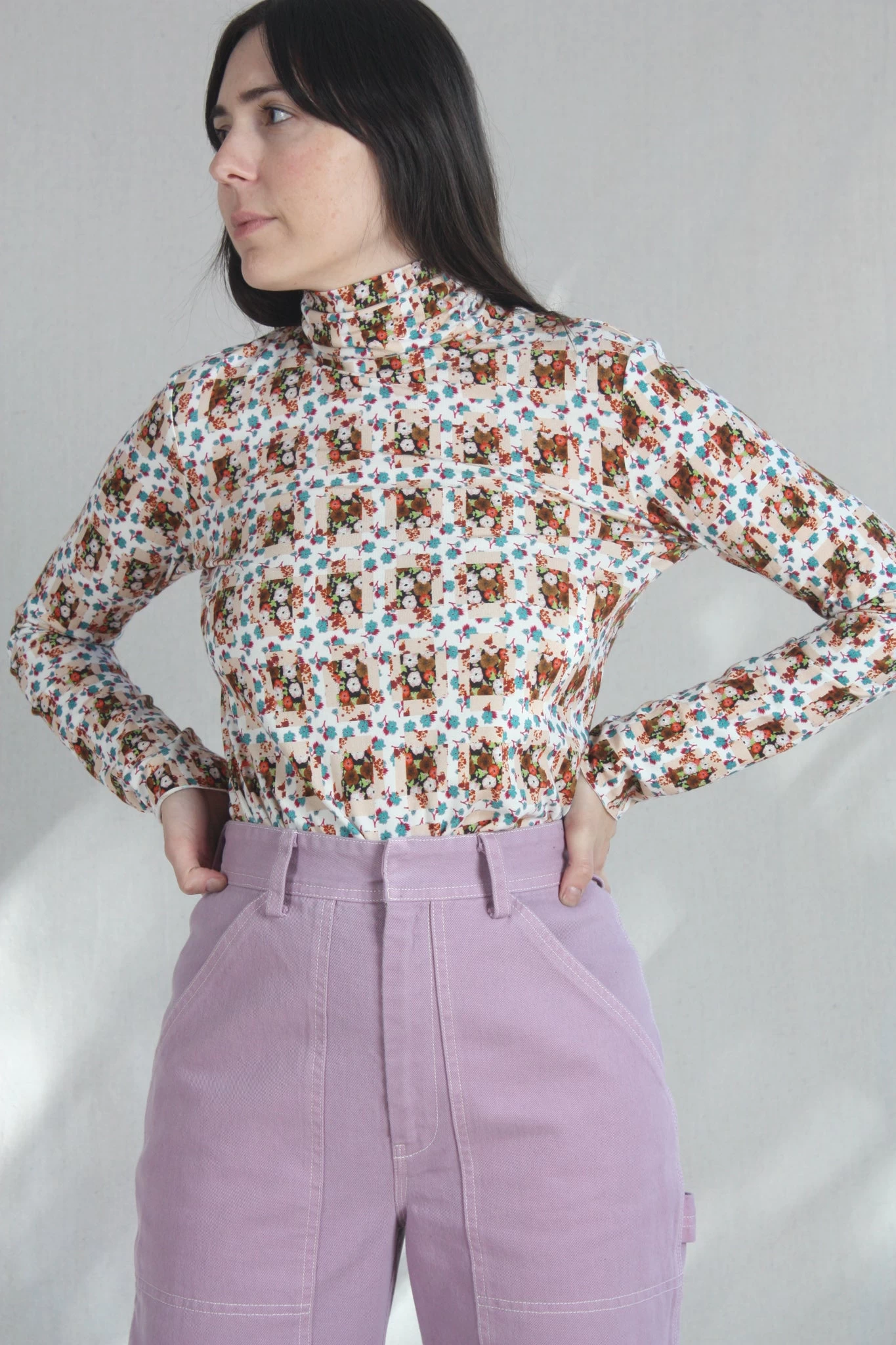 Scout Turtleneck White And Tan Trellis - Image 2