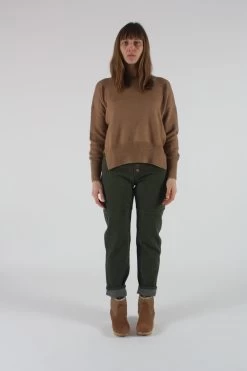 Simple Crewneck Camel
