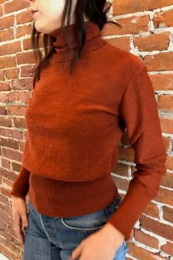Amanda Turtleneck Rust