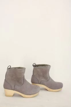 5'' Pull On Shearling Clog Boot Mid Heel Smoke Suede