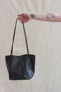 Relaxed Basket Bag Braun