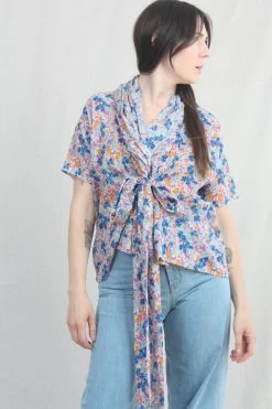 Julien Top Apricot Posy