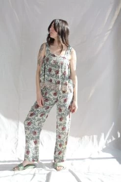 Jasmine Top Vintage Flowers Lavender