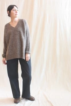 Suri V-Neck Sweater Taupe