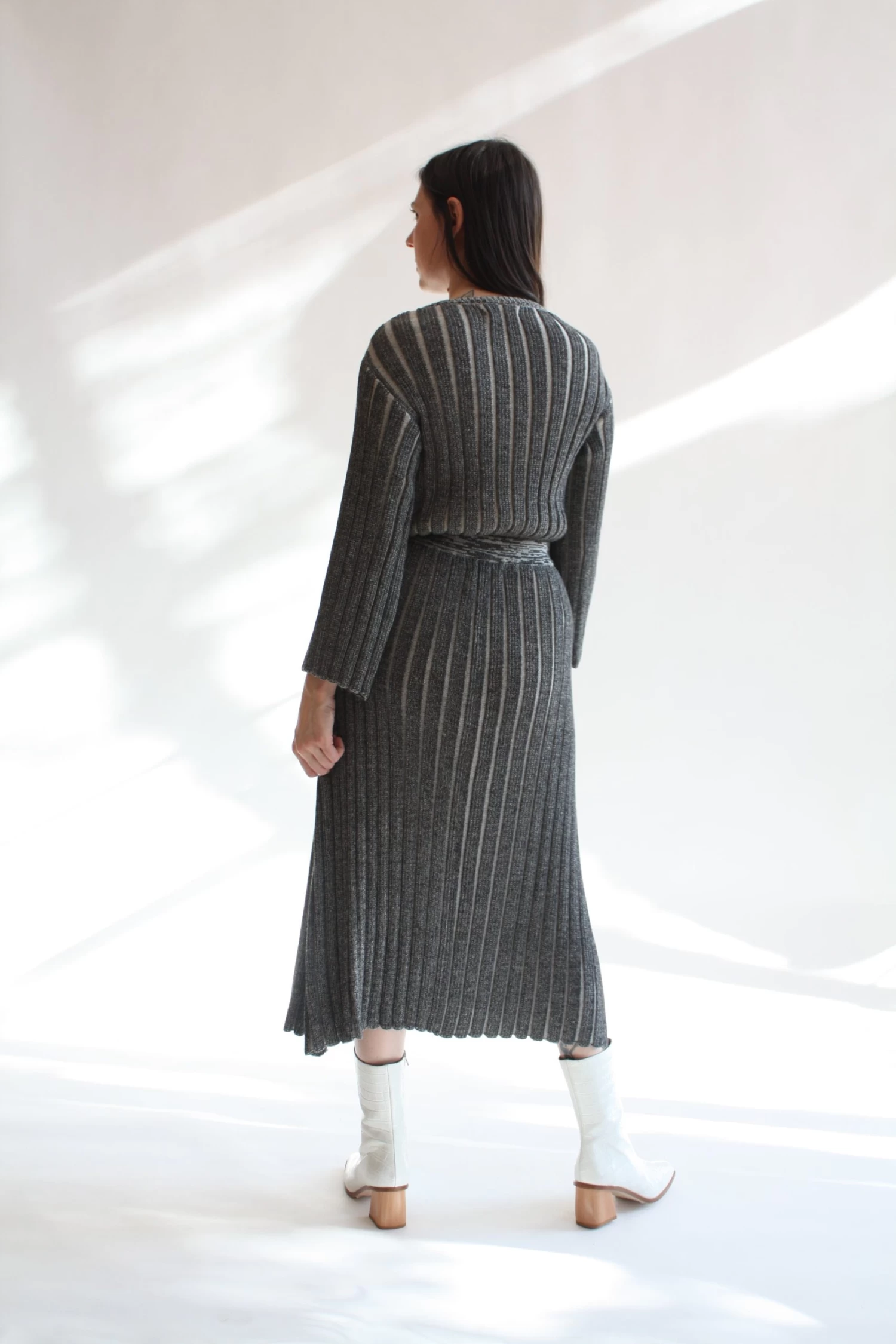 Tulip Sweater Black - Image 6