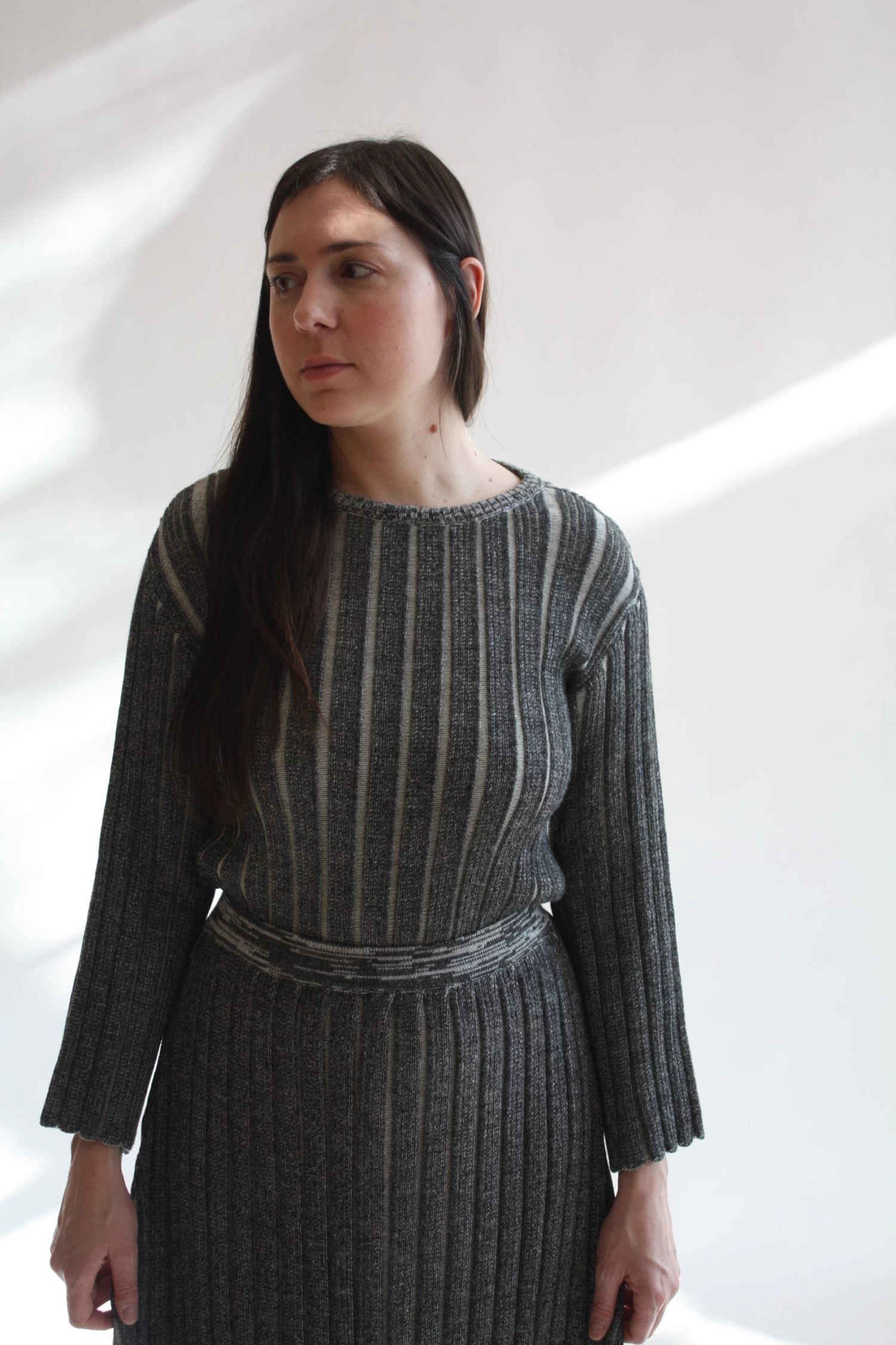 Tulip Sweater Black - Image 2