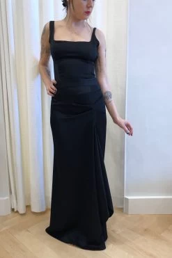 Simple Singlet Black