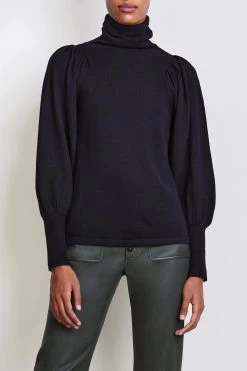 Dewi Turtleneck Black
